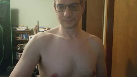 Snapshot of nakedcav chatting on April 29, 2026, 10:16 pm NakedClown online show from April 29, 2026, 10:16 pm