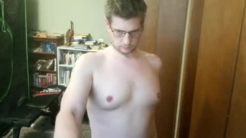 Snapshot of nakedcav chatting on August 7, 2026, 7:27 pm NakedClown online show from August 7, 2026, 7:27 pm