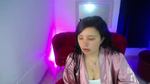 nathaly low online show from July 23, 2026, 12:14 pm