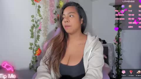 Snapshot of nathasha_jhonsom_ chatting on July 10, 2026, 11:35 am Naty online show from July 10, 2026, 11:35 am