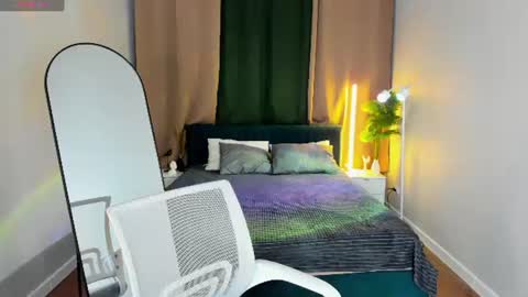 nelie_evans online show from June 14, 2026, 5:15 pm