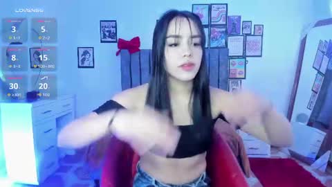 nenitaa_ online show from June 18, 2026, 8:57 pm