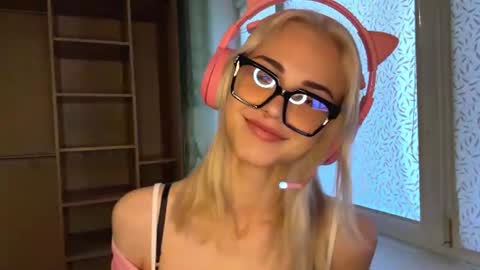 neweva_ online show from July 16, 2026, 6:52 am