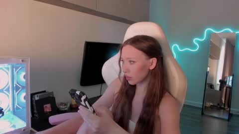 Mina online show from June 5, 2026, 8:20 am
