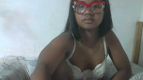 nickiqqyuu online show from June 18, 2026, 12:22 am