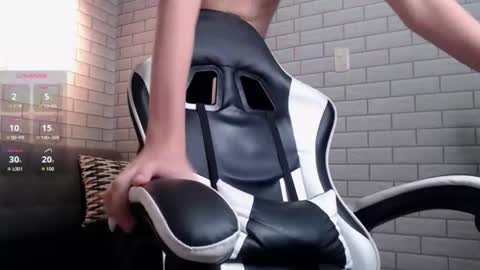 Snapshot of nicola_hard chatting on June 25, 2026, 5:23 am Nicola online show from June 25, 2026, 5:23 am