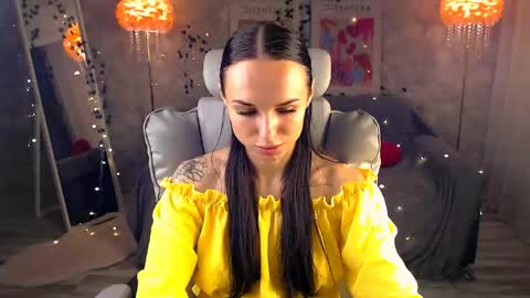 Nicole online show from June 4, 2026, 4:35 pm