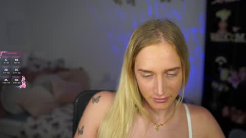 nicolette__shea_ online show from January 11, 2025, 9:57 am