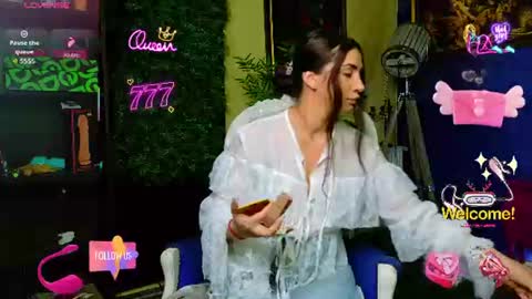 Nicolle online show from July 24, 2026, 7:39 am