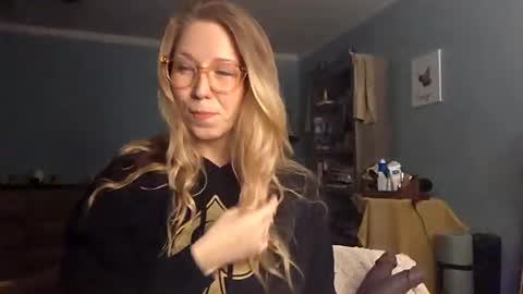 nikkib653466 online show from August 6, 2026, 8:11 pm
