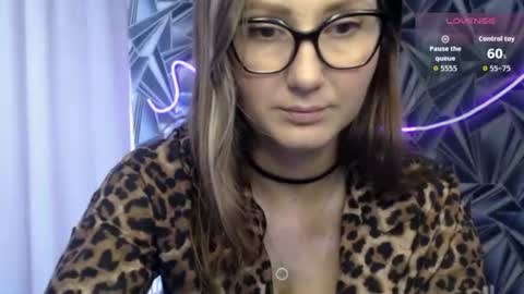 nikkikiss___ online show from July 24, 2026, 4:21 am