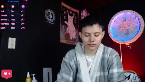 Nikky online show from July 25, 2026, 12:58 pm
