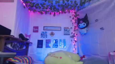 nikol_twink02 online show from June 15, 2026, 10:39 am