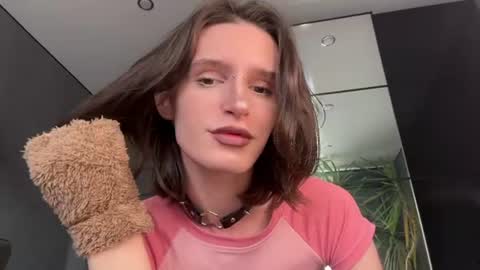 Niky online show from August 3, 2026, 1:38 pm