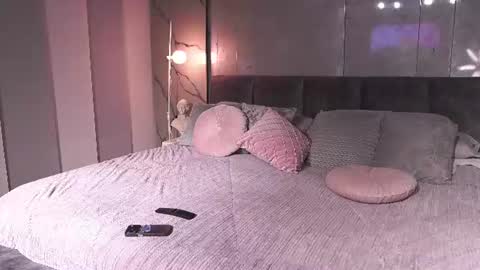Angie online show from June 25, 2026, 4:56 am