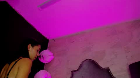 Zoe  online show from May 9, 2026, 3:23 am
