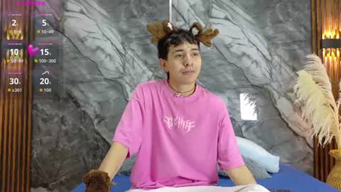 Snapshot of noahwalker__ chatting on June 24, 2026, 10:58 am online show from June 24, 2026, 10:58 am