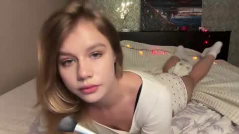 nothing_freya online show from August 6, 2026, 9:39 pm