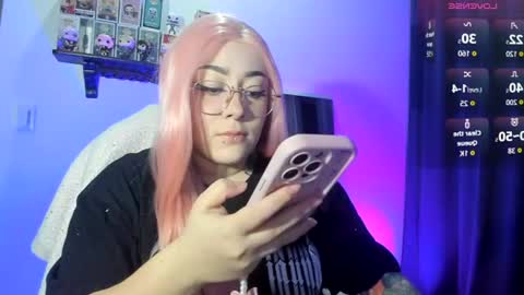 Snapshot of nova_gara chatting on June 19, 2026, 1:54 am s online show from June 19, 2026, 1:54 am