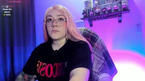 Snapshot of nova_gara chatting on July 7, 2026, 1:52 am s online show from July 7, 2026, 1:52 am