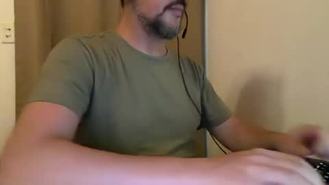 novio_muyalto online show from June 29, 2026, 11:38 pm