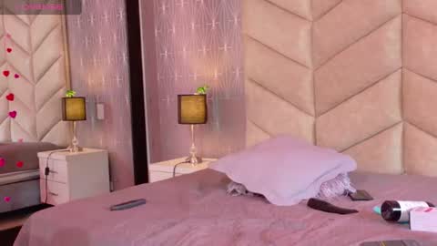nyxvelvet1 online show from July 28, 2026, 3:54 pm