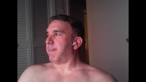 Snapshot of oceanmanx chatting on May 4, 2026, 3:46 am Ocean online show from May 4, 2026, 3:46 am