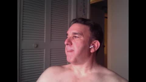 Snapshot of oceanmanx chatting on May 12, 2026, 3:03 am Ocean online show from May 12, 2026, 3:03 am