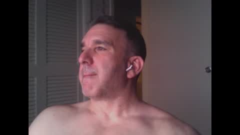 Snapshot of oceanmanx chatting on June 1, 2026, 1:29 am Ocean online show from June 1, 2026, 1:29 am