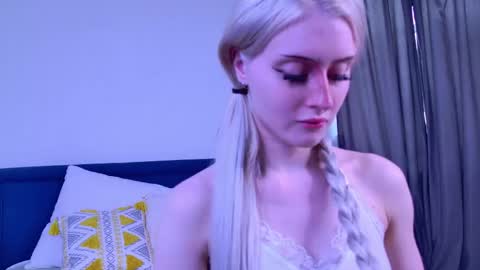 Lily online show from May 21, 2026, 1:40 pm