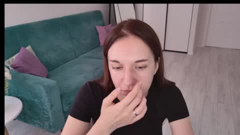 Snapshot of ola_queen chatting on August 3, 2026, 9:04 am Ola queen online show from August 3, 2026, 9:04 am