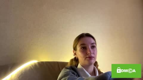 Snapshot of olivaharcar chatting on September 29, 2025, 9:25 am Olivia here online show from September 29, 2025, 9:25 am