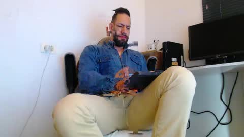Snapshot of oliverdrew1 chatting on May 2, 2026, 1:38 pm oliver online show from May 2, 2026, 1:38 pm