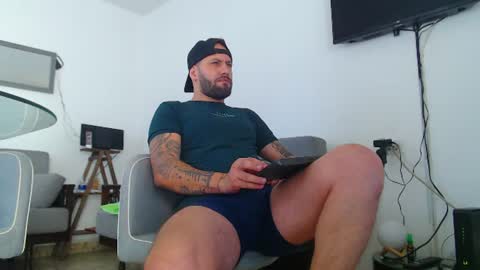 Snapshot of oliverdrew1 chatting on June 16, 2026, 1:47 pm oliver online show from June 16, 2026, 1:47 pm