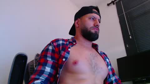 Snapshot of oliverdrew1 chatting on July 28, 2026, 7:39 pm oliver online show from July 28, 2026, 7:39 pm