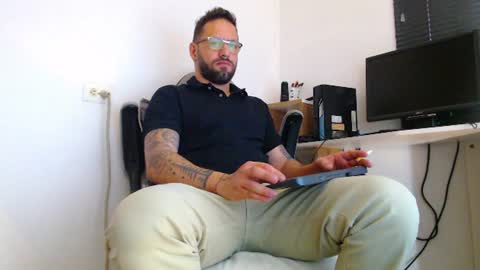 Snapshot of oliverdrew1 chatting on August 5, 2026, 4:21 pm oliver online show from August 5, 2026, 4:21 pm
