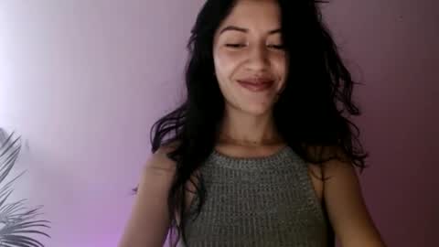 oliviaaa__ online show from May 28, 2026, 4:37 pm