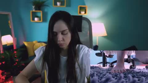 oliviaweles online show from August 5, 2026, 10:51 am