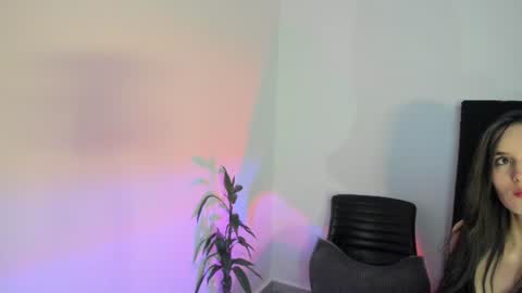 Violette online show from August 3, 2026, 6:34 am