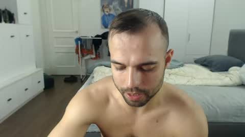 onebestlover online show from June 27, 2026, 12:22 pm