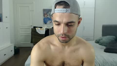 onebestlover online show from July 25, 2026, 8:34 am