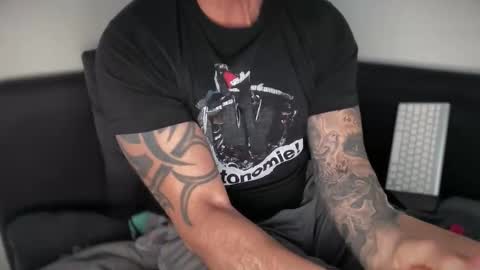 onkel90 online show from June 10, 2026, 7:13 pm