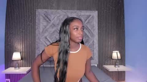 oshun_444 online show from July 18, 2026, 12:09 pm