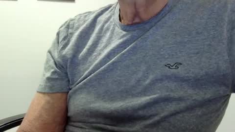Snapshot of ossibottom chatting on June 22, 2026, 3:08 am Ossi online show from June 22, 2026, 3:08 am
