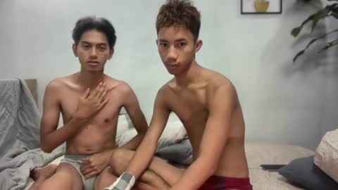 Snapshot of p1noytwink_xel chatting on June 19, 2026, 7:39 pm p1noytwink_xel online show from June 19, 2026, 7:39 pm