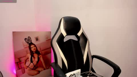 Paige online show from May 7, 2026, 3:12 am