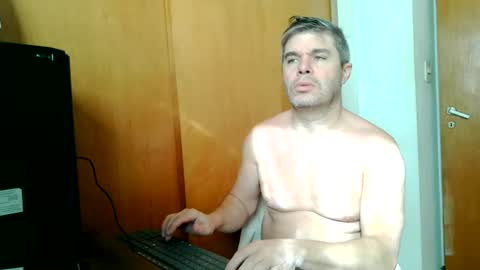 Snapshot of panchomadrid chatting on June 16, 2026, 3:03 pm Pancho Madrid online show from June 16, 2026, 3:03 pm