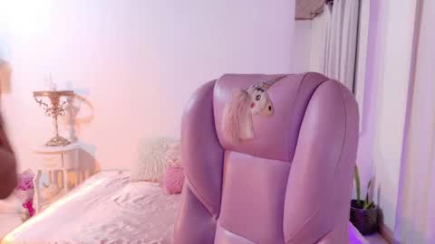 Snapshot of pau_cute chatting on May 1, 2026, 4:39 am Sofa online show from May 1, 2026, 4:39 am