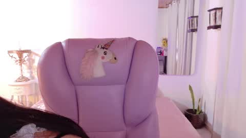 Snapshot of pau_cute chatting on May 4, 2026, 6:37 pm Sofa online show from May 4, 2026, 6:37 pm