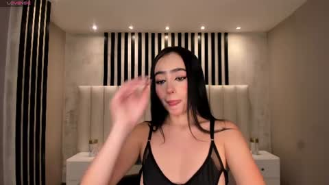 Snapshot of paulinesanz chatting on June 19, 2026, 7:17 pm Pauline Sanz online show from June 19, 2026, 7:17 pm